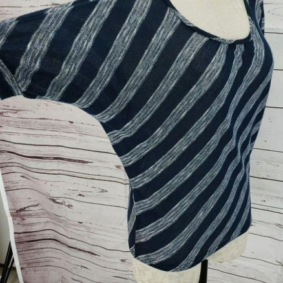 Carol Rose striped dolman sleeve medium top blouse - Picture 3 of 6